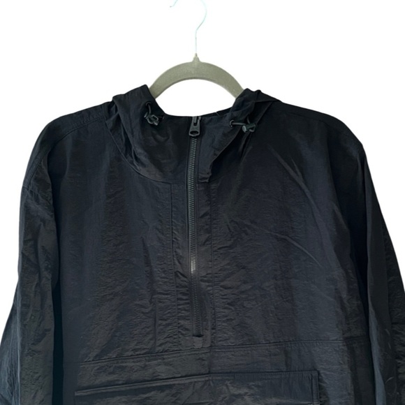 Levi’s Hooded Windbreaker XL NWOT | Lightweight Taslan Nylon - Picture 4 of 16